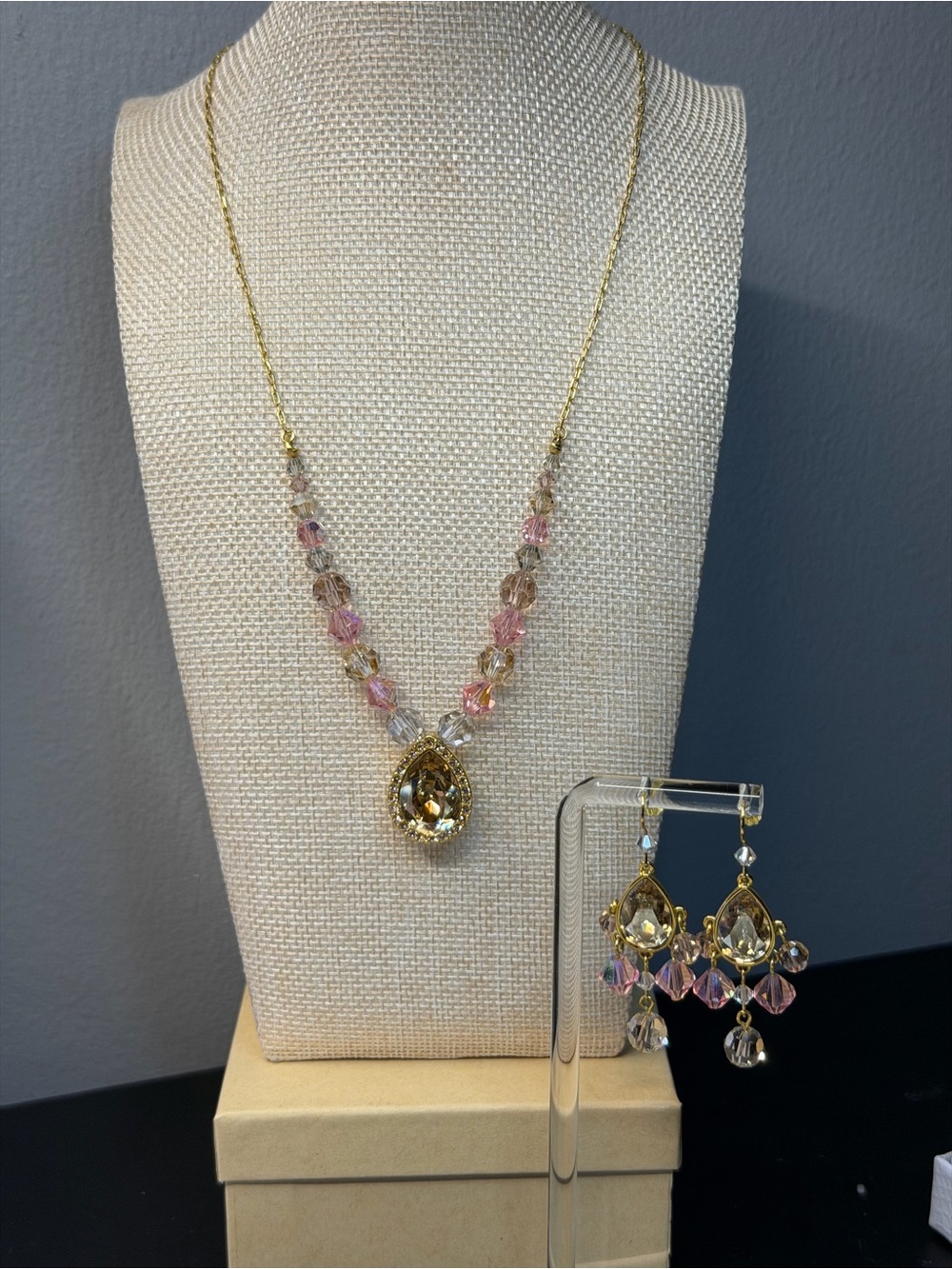 Source Unknown Gold and Pink Crystal Teardrop Necklace with Matching Earrings